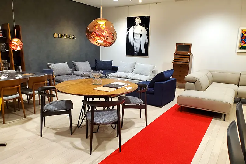 ダイニングセットの展示スペース
